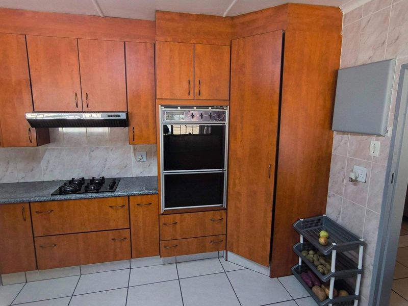 TOP Position! Close to all amenities! - Photo 9