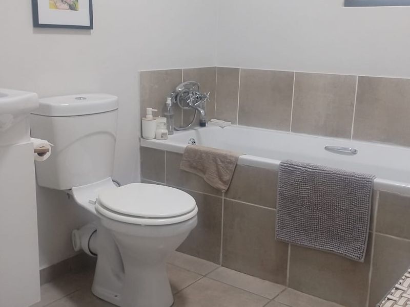 Modern Townhouse in Rynfield - Photo 3