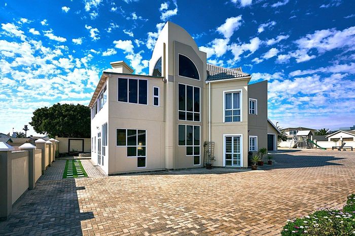 Property #2506689, House For Sale in Hage Heights