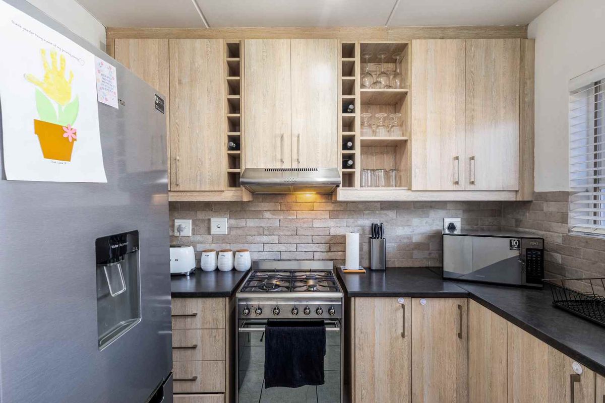 2 Bedroom Duplex Supreme - Photo 3