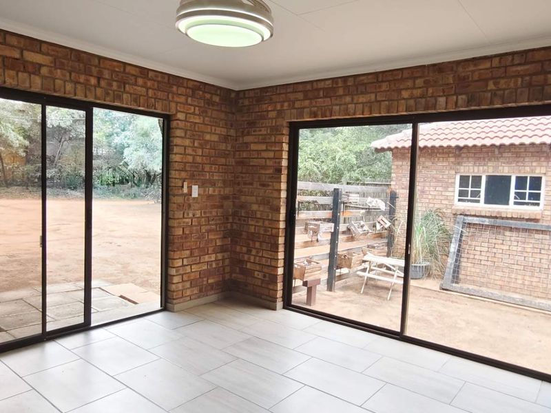 A Captivating Blend of Space, Style, and Comfort Awaits - Photo 7