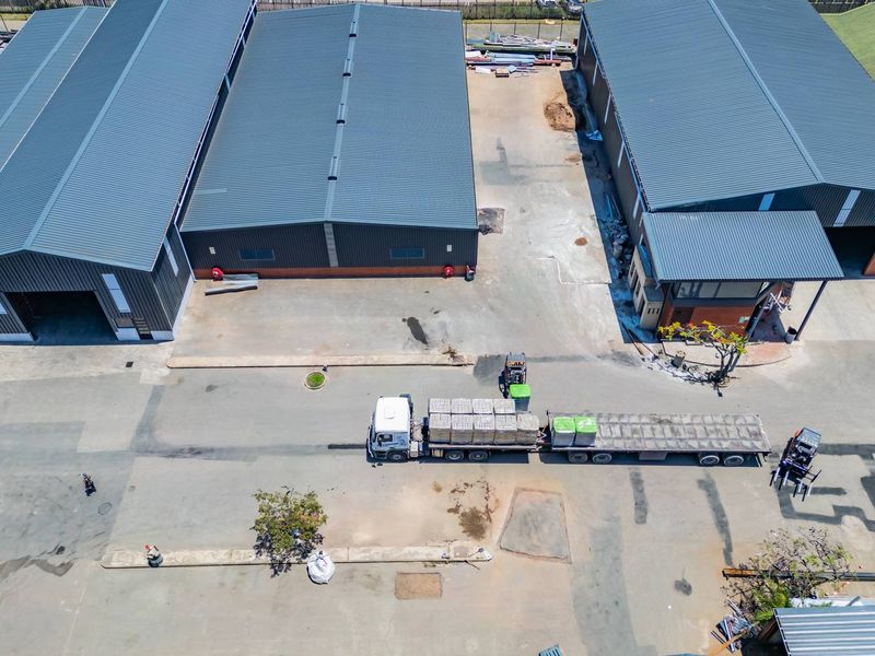 Industrial Campus for Sale - Phoenix | Controlled Access + Hardstand - Photo 8