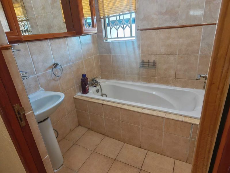 Your dream home awaits! - Photo 10