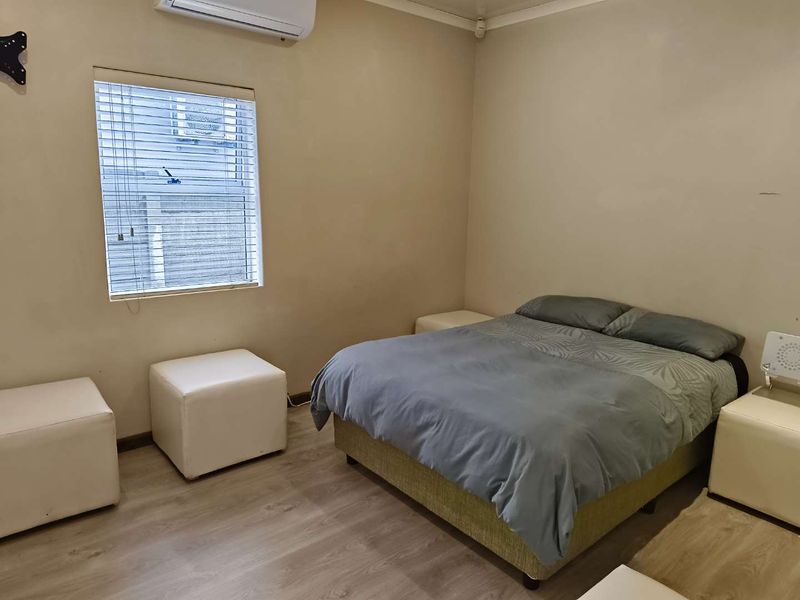 Charming 3-Bedroom Family Home in Stone River Valley Estate Paarl - Photo 9