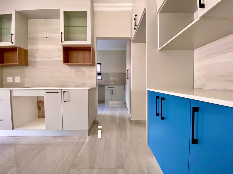 **Luxurious Living at Roodepark Eco Estate** - Photo 10