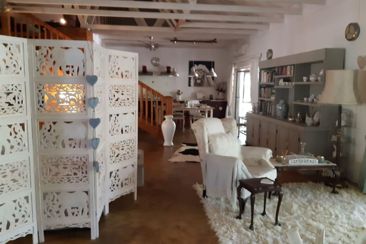 Tranquil Living In The Bushveld - Photo 2