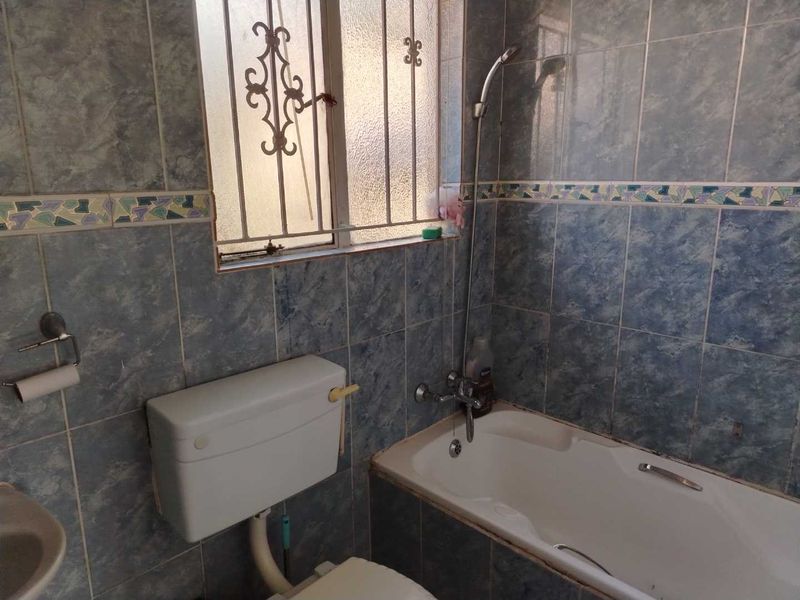 Charming 3-Bed Cluster in Serene Ormonde Gardens! - Photo 6