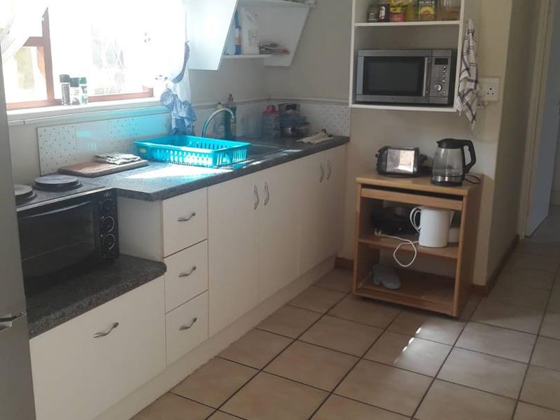 Summerstrand accommodation available to rent - Photo 3