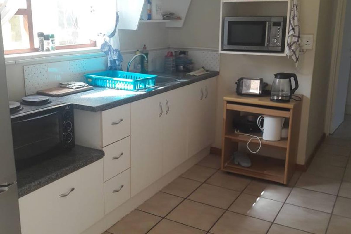 Summerstrand accommodation available to rent - Photo 3