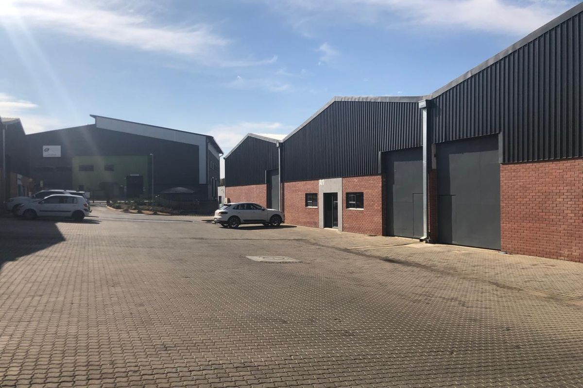 Industrial Office Space Available for Immediate Lease in Cosmo Business Park - Photo 4