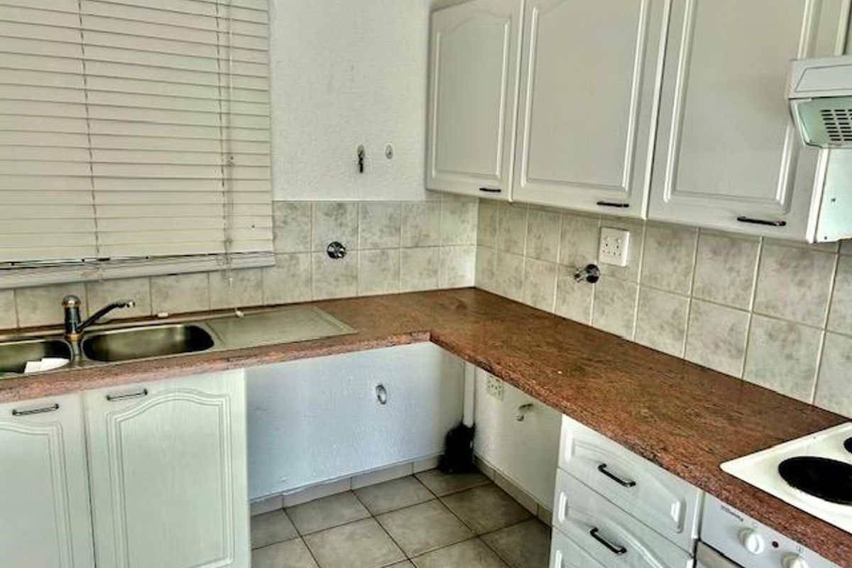 Beautiful Unfurnished One Bedroom apartment in Morningside FOR SALE - Photo 3