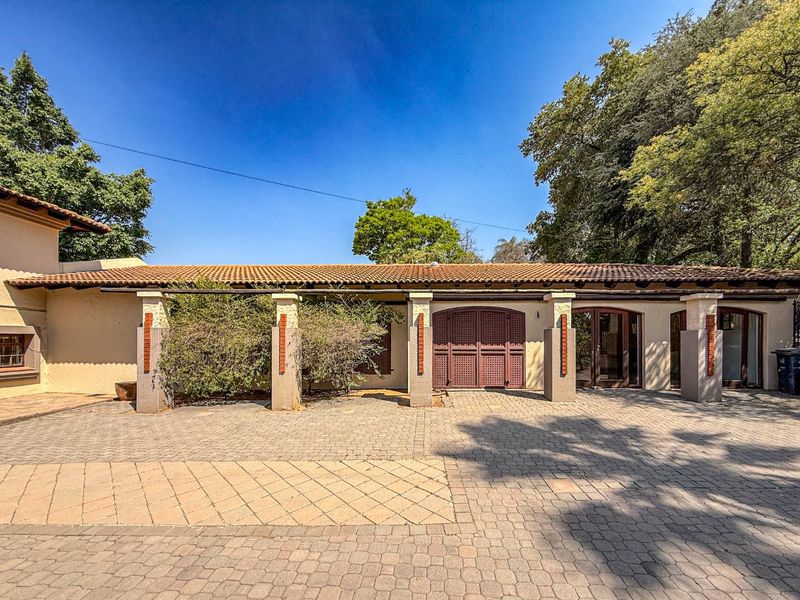 Elevate Legacy: Tuscan Majesty in Waterkloof's Secure Sanctuary. - Photo 3