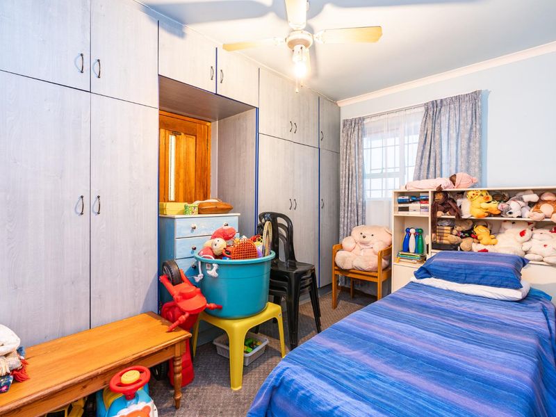 Character Home in Walmer Estate with Scope for Renovation and Rental Potential - Photo 10