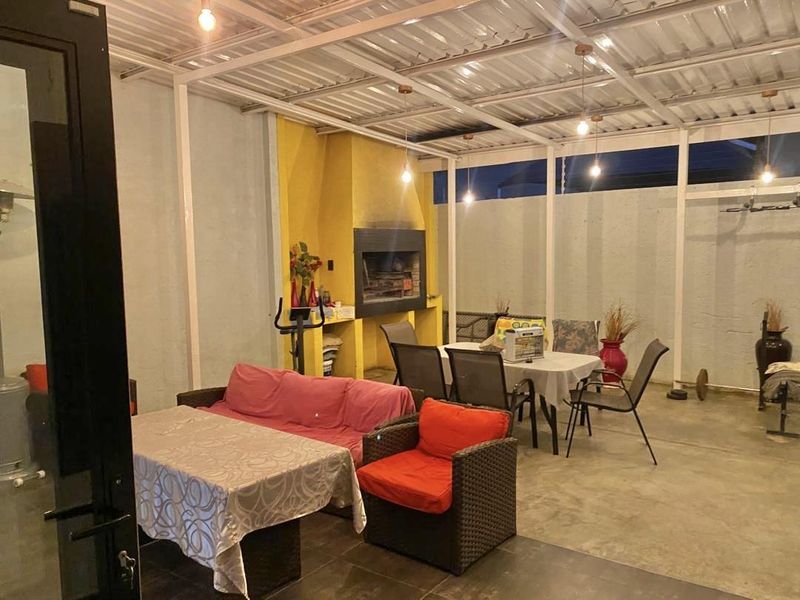 2 Bedrooms House For Sale in Otjomuise - Photo 8