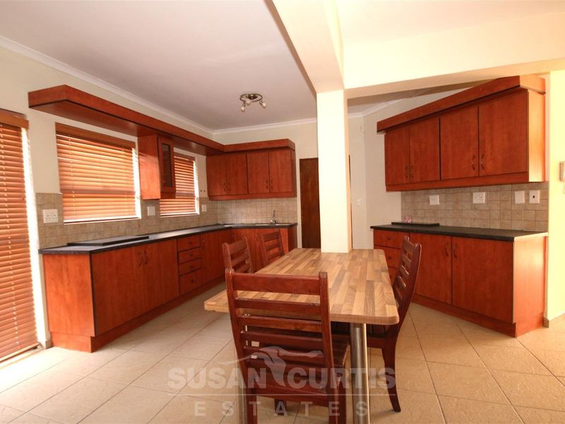 SPACIOUS HOLIDAY HOME WITH SEMI SEA VIEW - Photo 2