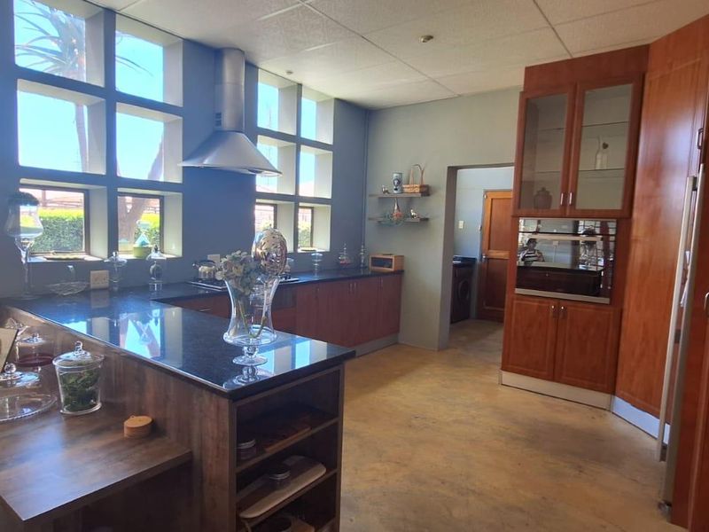 Charming Double Storey Family Home with Modern Amenities - Photo 8