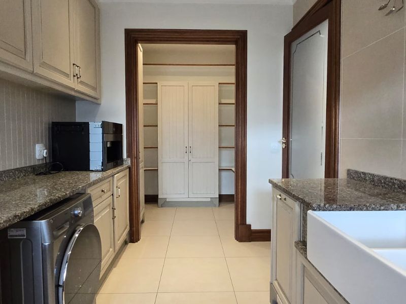 Timeless 4 Bedroom Home with Luxury Estate Living - Photo 4