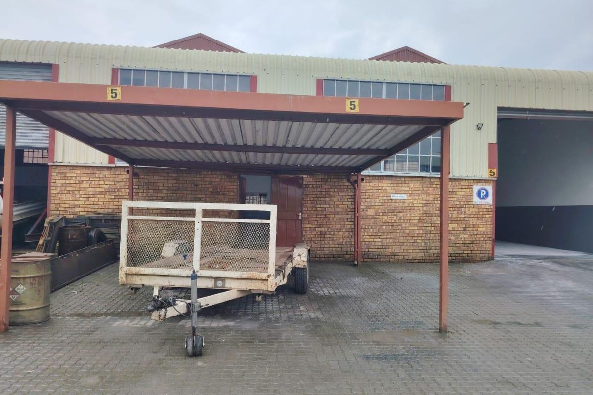 Neat Newly Painted Factory To Let - Photo 2