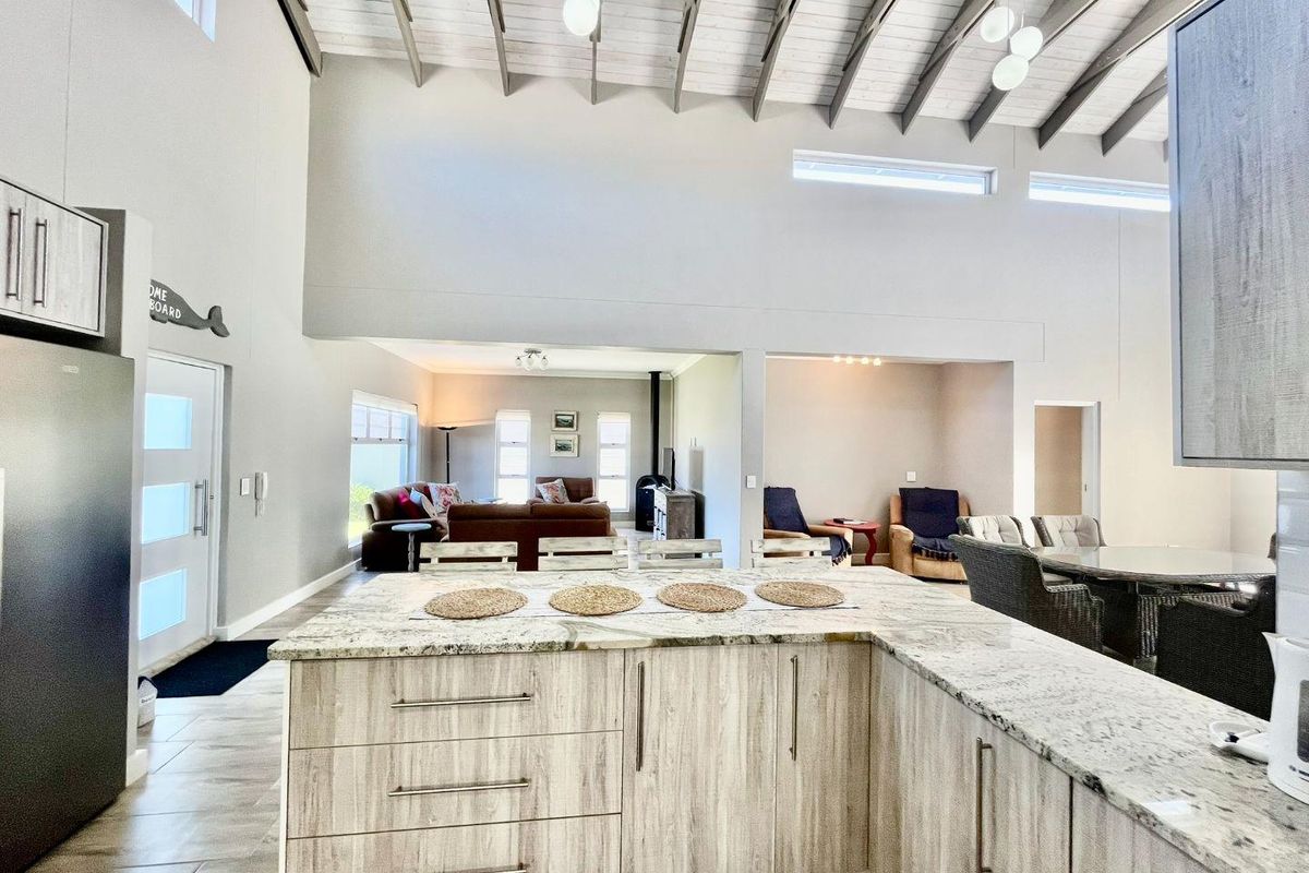 Stylish 3-Bedroom Home Offering Space, Flow & Lifestyle - Photo 5