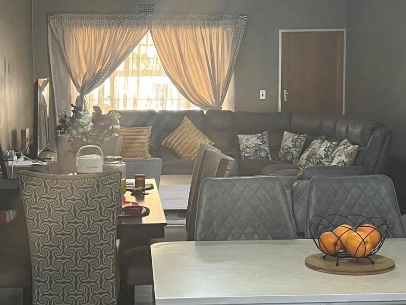 Simply elegant apartment for sale. - Photo 3