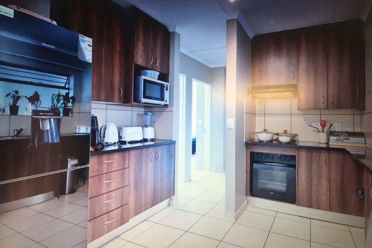 3 Bedroom ground floor unit - Photo 3