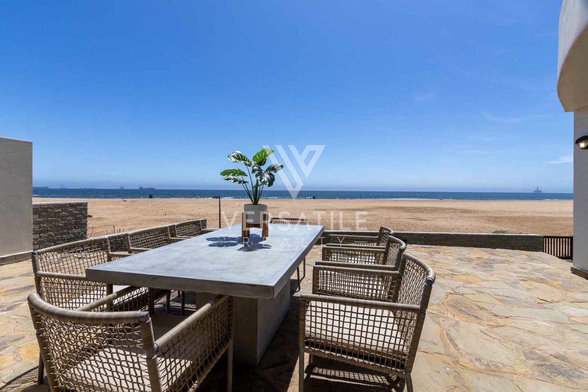 Beachfront House for Sale - Photo 2