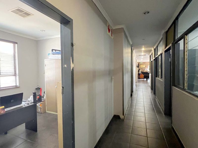 Industrial Property For Sale in Durban North/Briardine - Photo 8