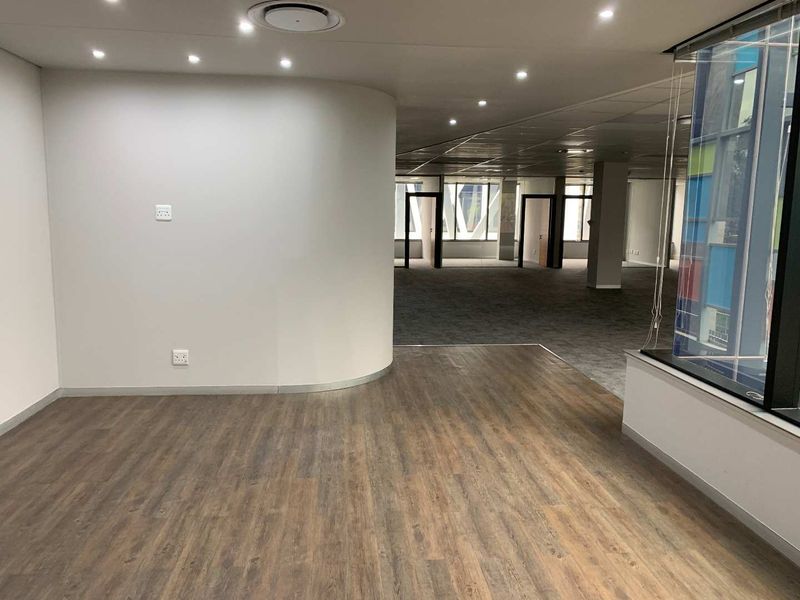 412m2 Refurbished Office Space To Let in Bryanston - Photo 4