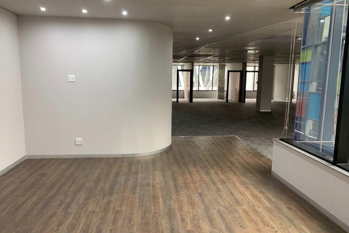 412m2 Refurbished Office Space To Let in Bryanston - Photo 4