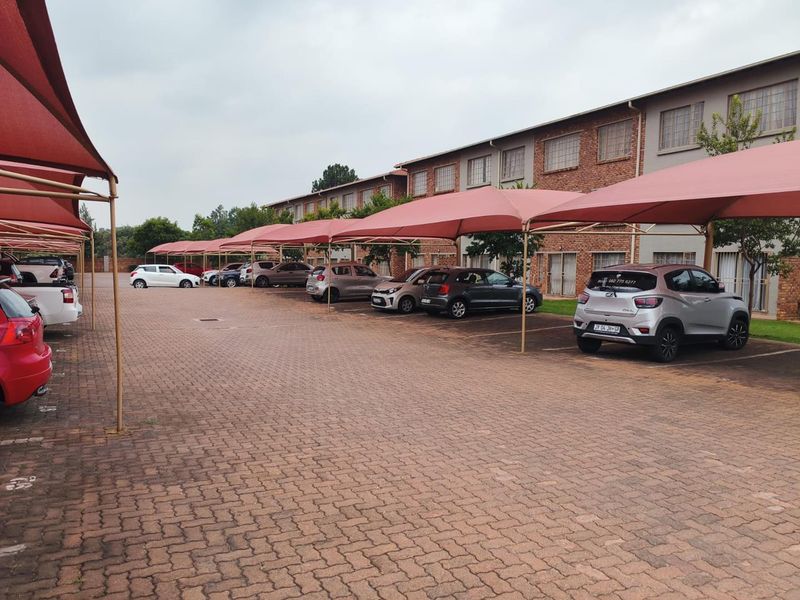 24 hour complex, 2 bedroom, 2nd floor, close to East Rand Mall! ideal first time buyers+investors! - Photo 6