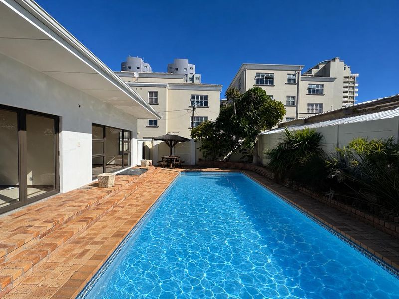 Spacious Home with pool and entertainment area - Photo 2