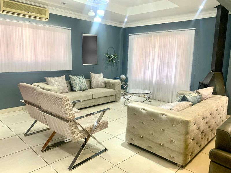 Exquisite Family Home with a Potential Flatlet in Fauna - Photo 4