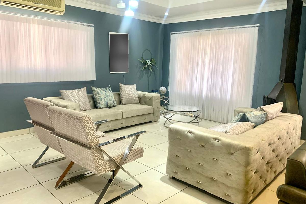 Exquisite Family Home with a Potential Flatlet in Fauna - Photo 4