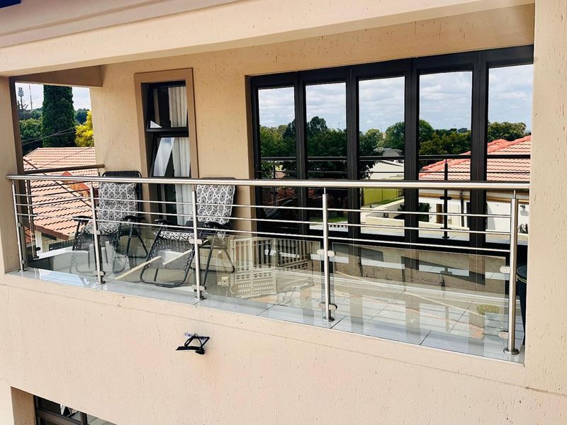 LUXURY, COMFORT AND VERSATILITY ALL IN ONE!!! - Photo 6