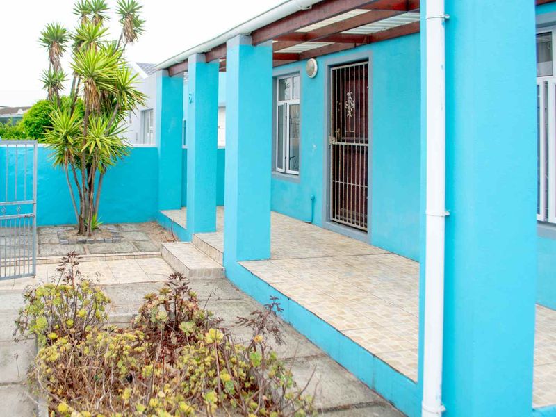 Cozy meets functionality in this stunning property! - Photo 3