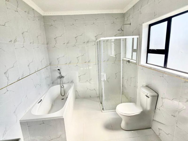 3 bedroom house in Ondangwa Extension 16 for Sale - Photo 2