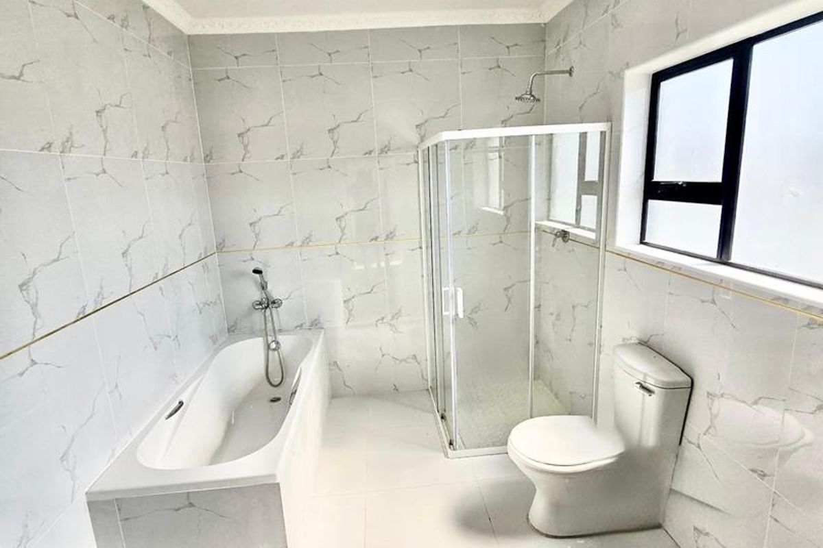 3 bedroom house in Ondangwa Extension 16 for Sale - Photo 2