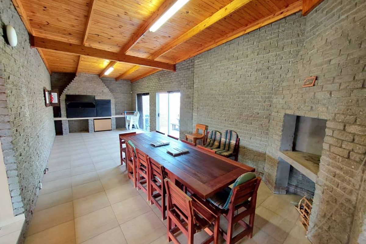 Savanna Self-Catering House with Flat - Photo 5