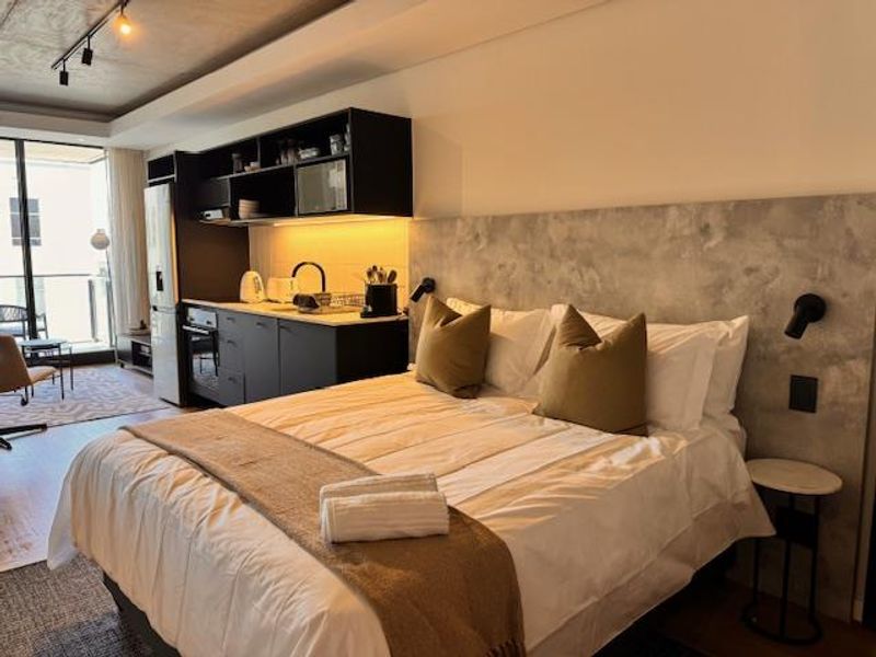 Stylish Station House Studio - Photo 7