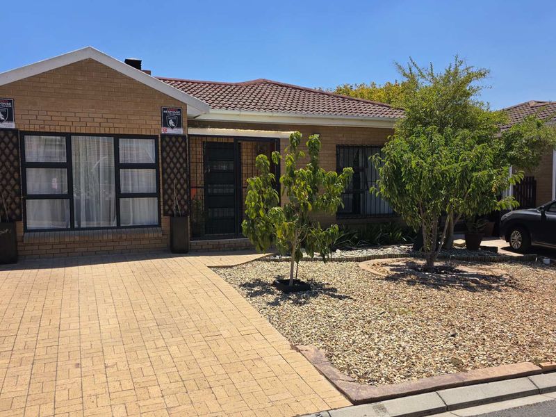 Facebrick Gem in Sought-After Brackenfell South - Photo 2