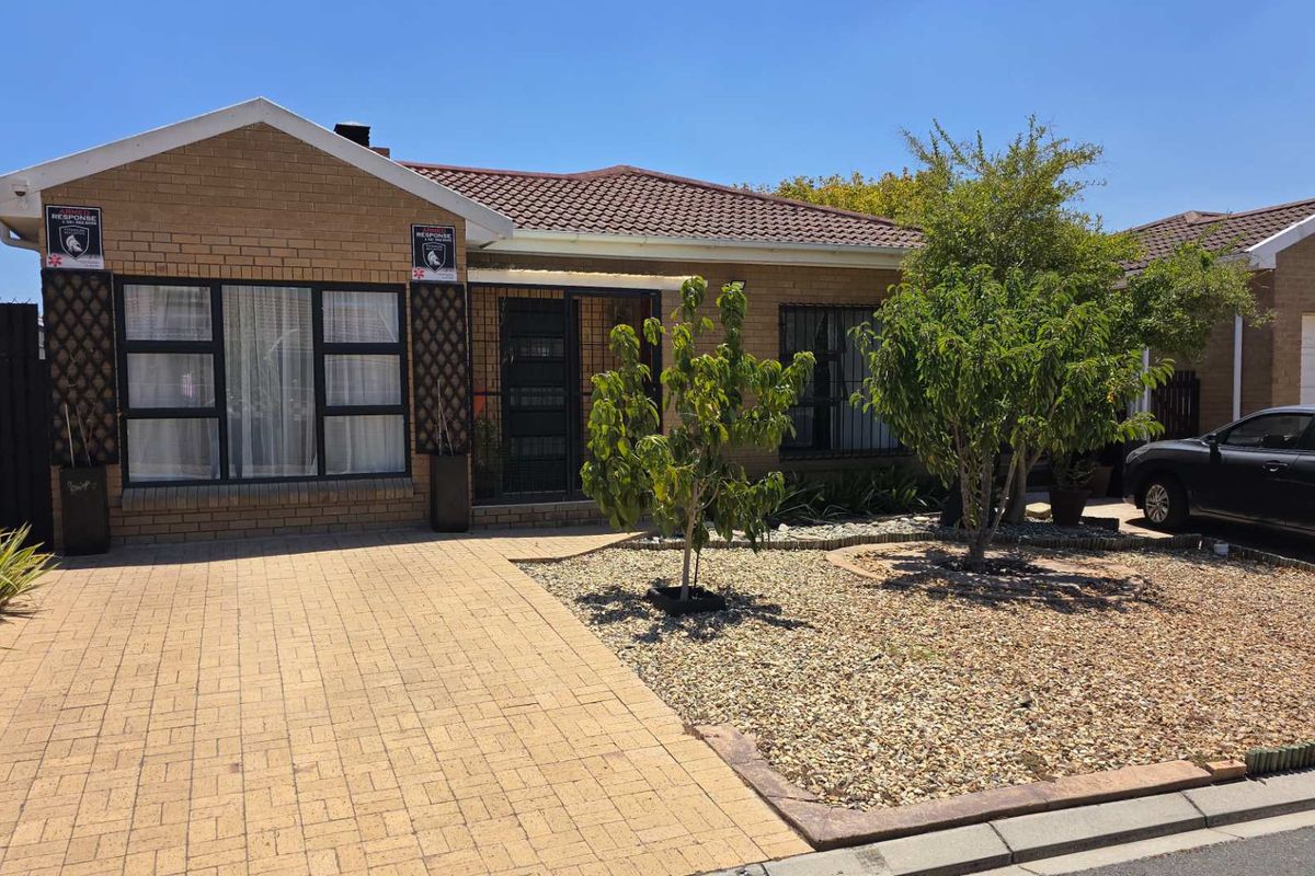 Facebrick Gem in Sought-After Brackenfell South - Photo 2