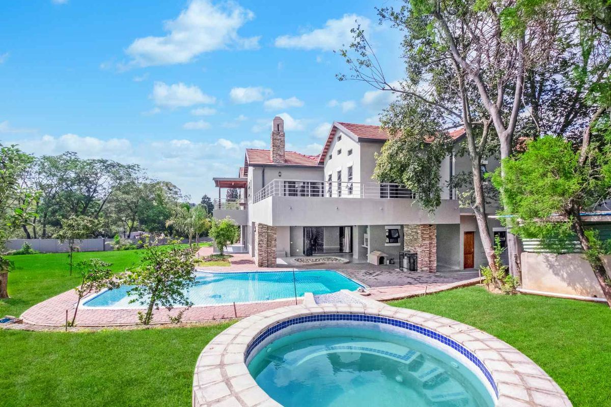 FIVE BEDROOM FAMILY HOME FOR SALE IN RIVONIA - Photo 3