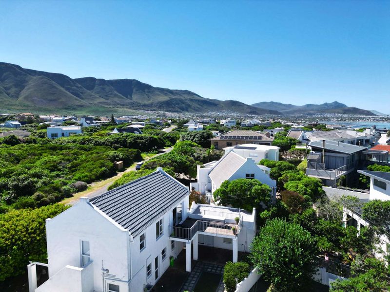 Steps from the Shore — A Charming Vermont Retreat with Endless Possibility - Photo 3