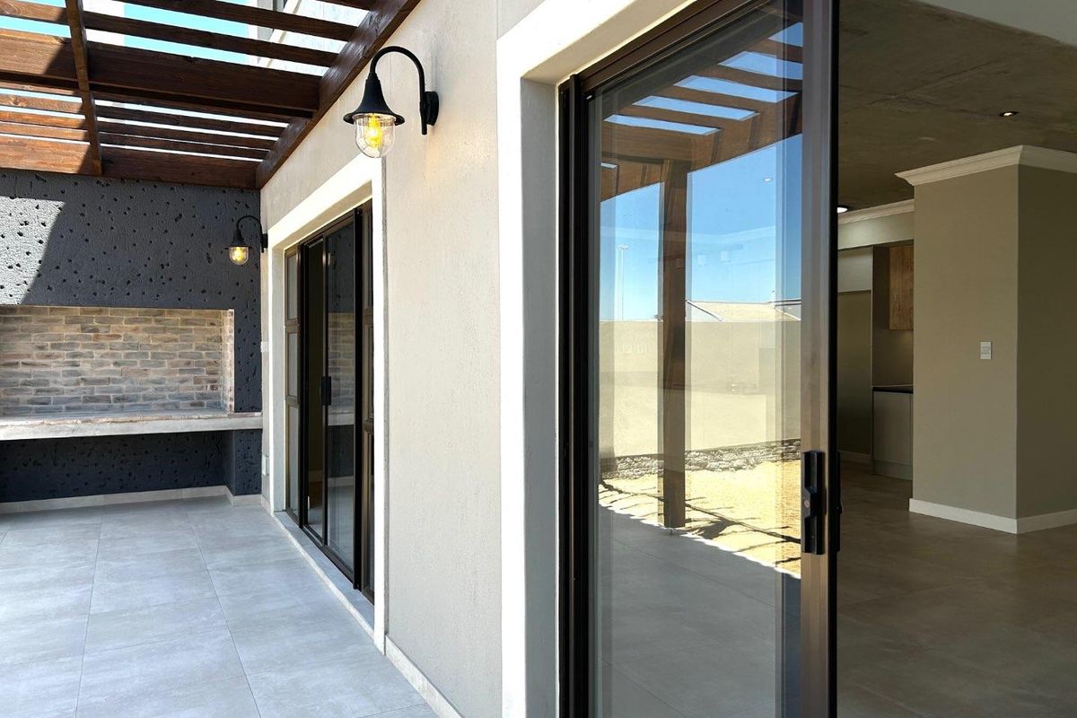 Brand New Lock-Up and Go - Photo 2