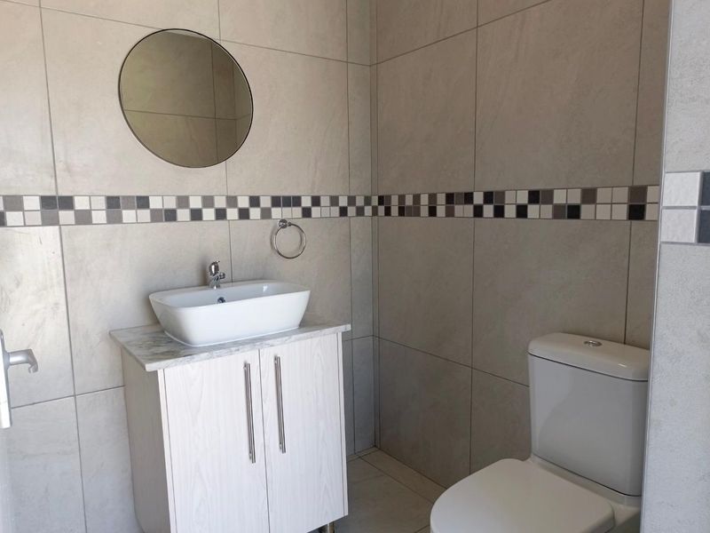 4 Bedroom Modern Coastal Home for Sale – Swakopmund - Photo 5