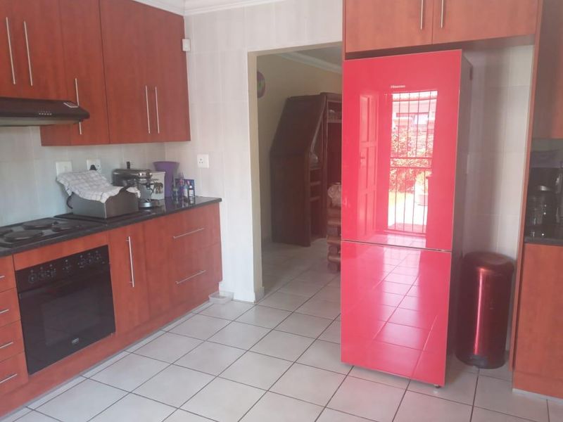 Modern Three Bed House Riversdale Meyerton. - Photo 6