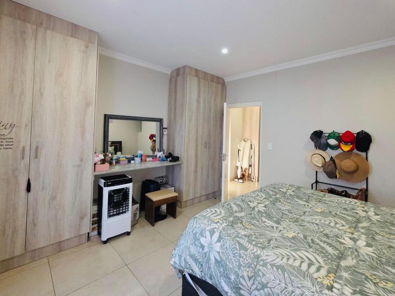 Peaceful Two-Bedroom Townhouse in Omeya Estate - Photo 6