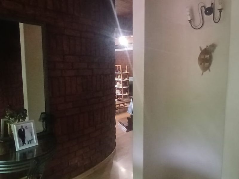 "Spacious Family Haven in Prime Location Awaits!" - Photo 3