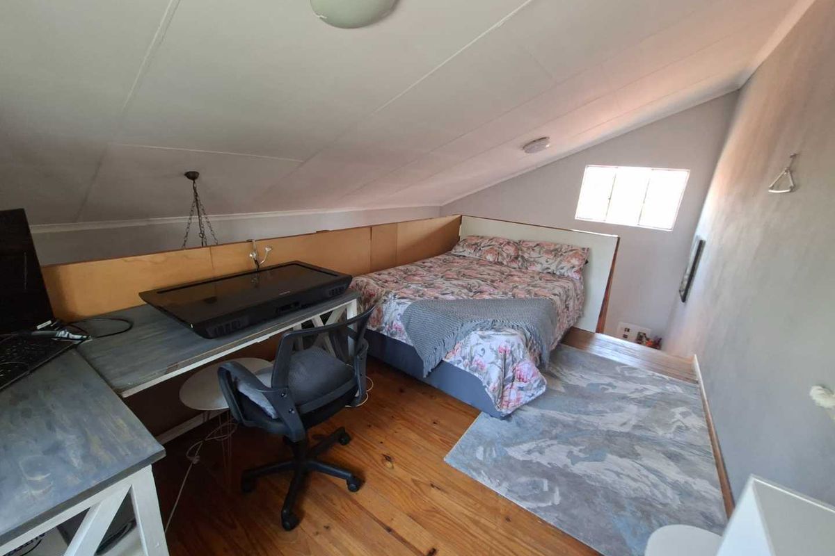 2 Bedroom Loft Unit with Private Garden in Weltevreden Park - Photo 4