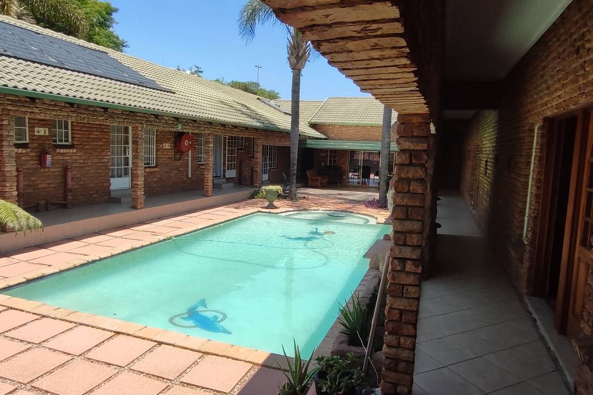 Guest House close to Menlyn Shopping Centre! - Photo 4